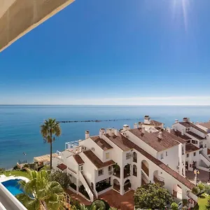 Piso Bonito En La Primera Linea De La Playa Con Vistas Al Mar En Benalmádena